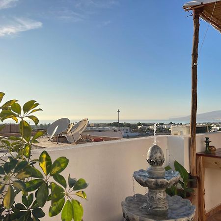 Mana Surf Experience Bed and Breakfast Tamraght Exteriör bild