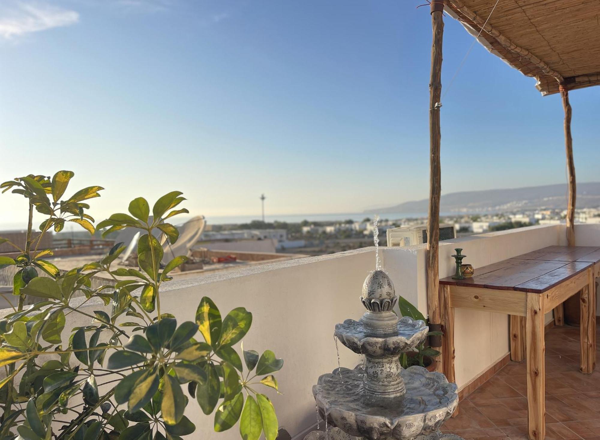 Mana Surf Experience Bed and Breakfast Tamraght Exteriör bild