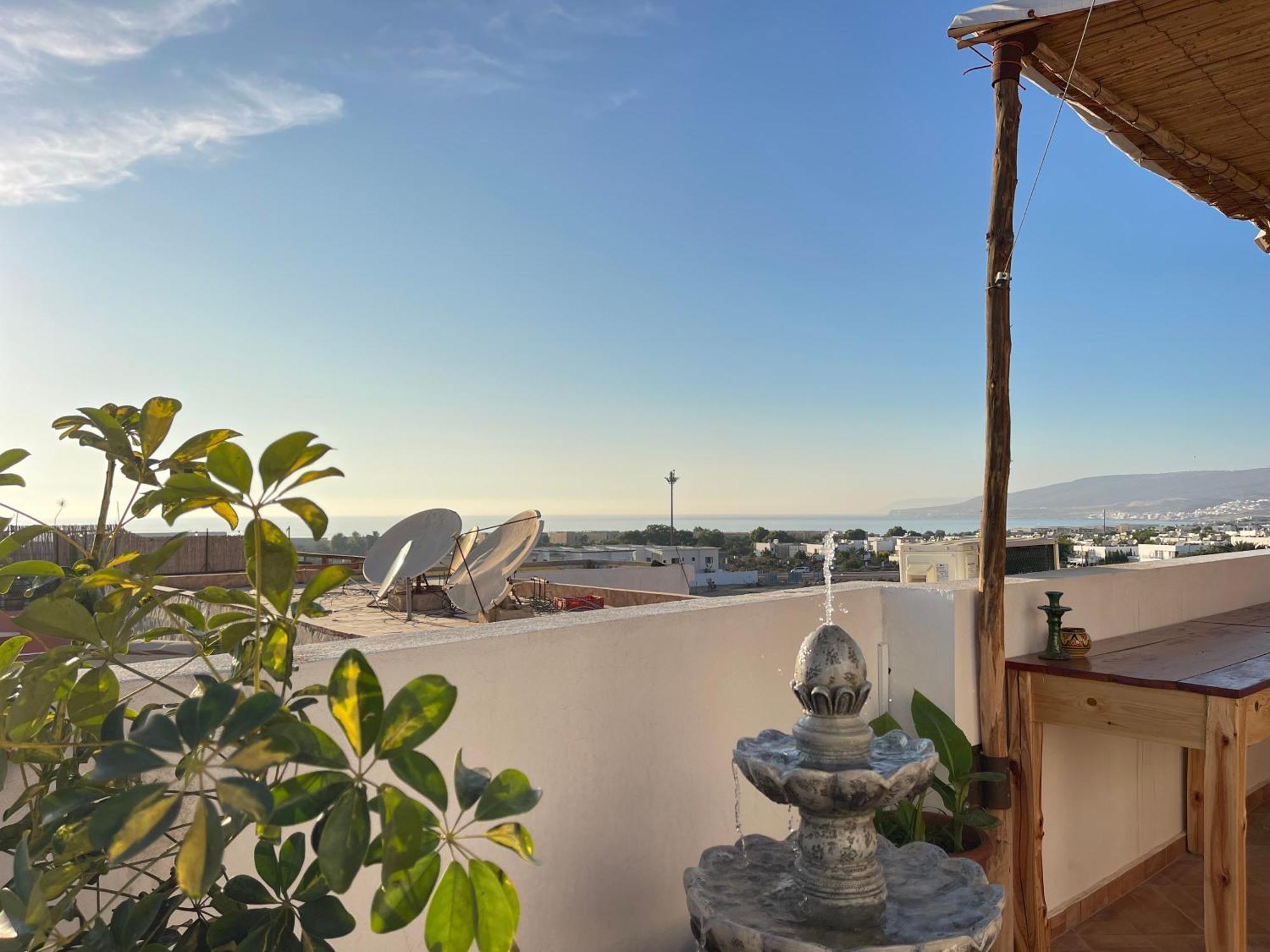 Mana Surf Experience Bed and Breakfast Tamraght Exteriör bild